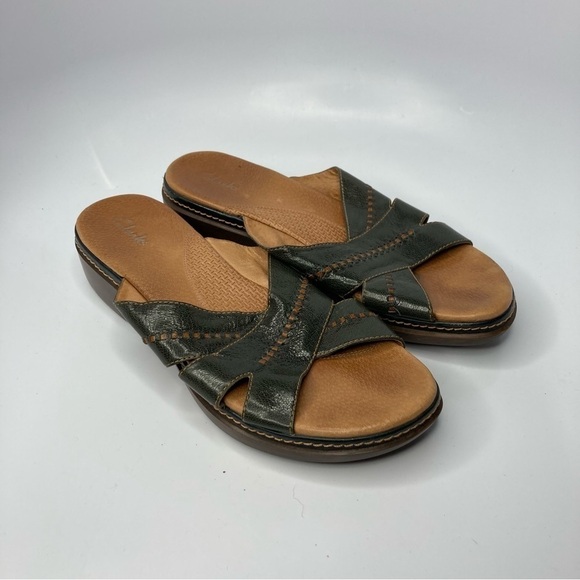 Clarks slip‎ on sandals size 10 - Picture 2 of 8